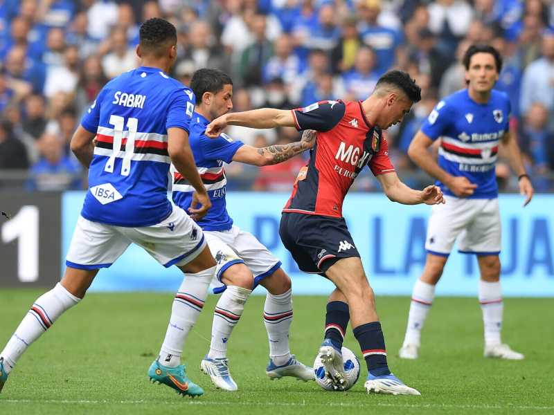 Un'immagine dell'ultimo derby di Genova giocato. Vinse la Sampdoria per 1-0 (foto LaPresse)