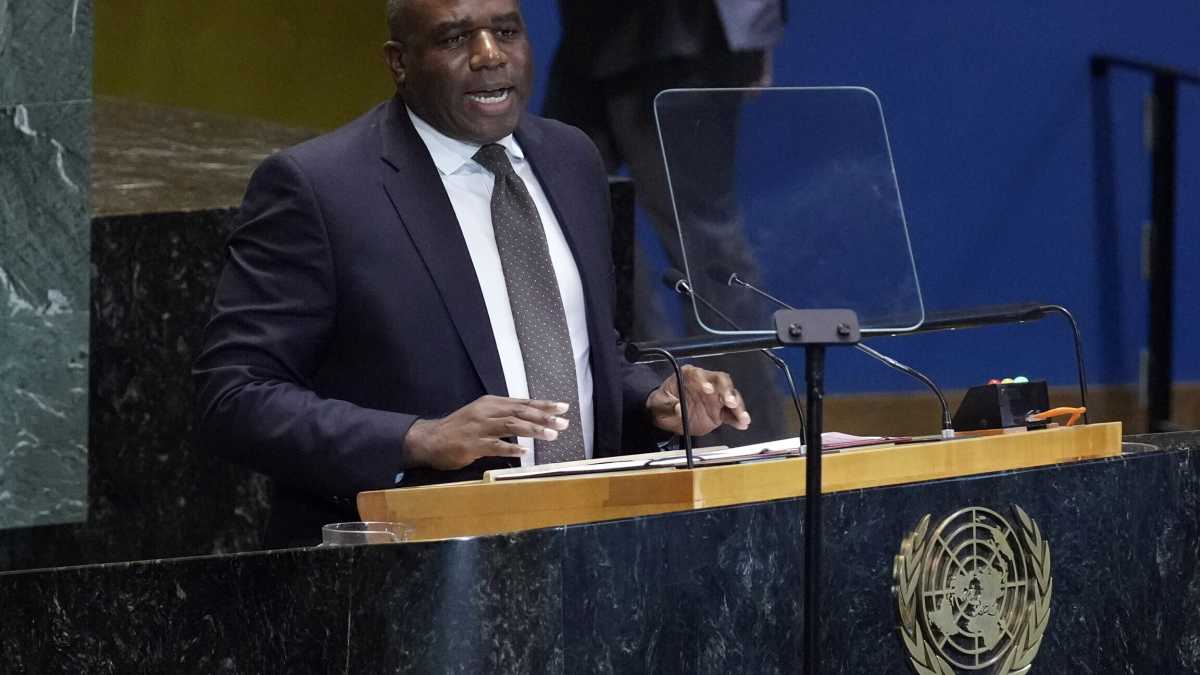 Immagine di Vladimir Putin, sappiamo chi sei. Il discorso di David Lammy all'Onu