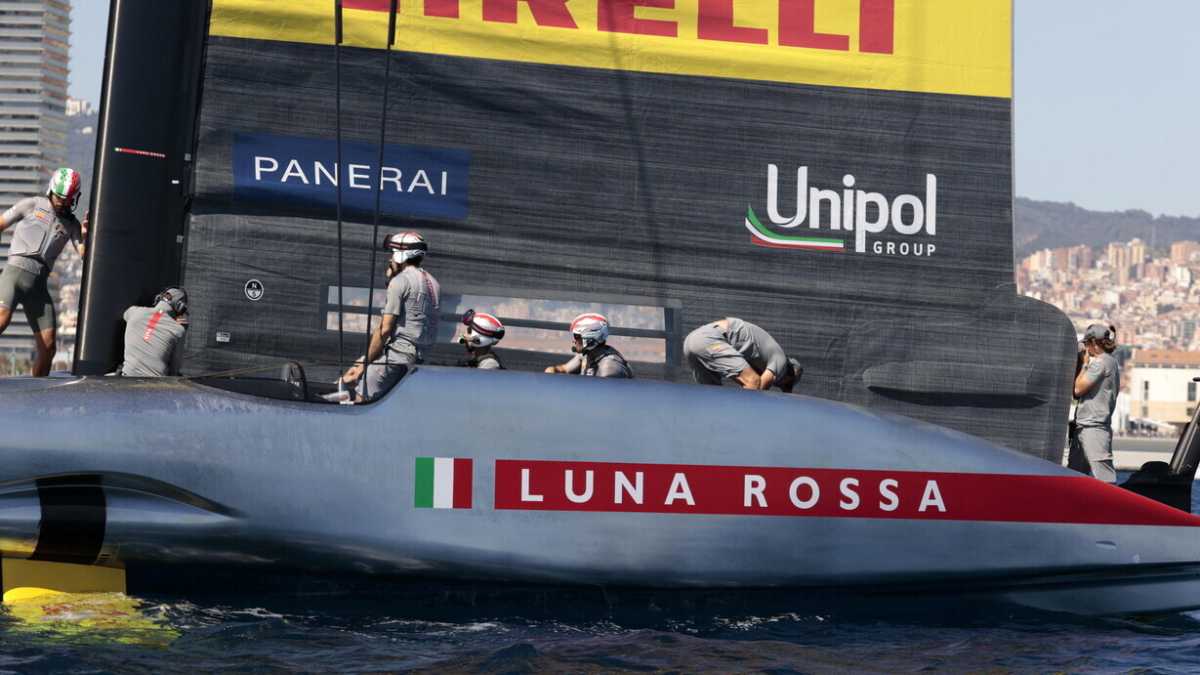 Immagine di Luna Rossa, Ducati e Sinner. Rosso è il colore del tifo azzurro
