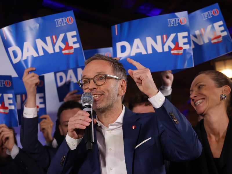Per la prima volta dal '45, l'Fpö è il partito più votato in Austria. Kickl cerca alleanze