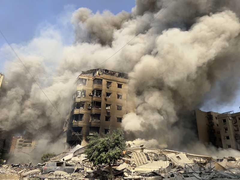 Hezbollah dice di essere pronto per uno scontro a terra, mentre Israele bombarda il centro di Beirut