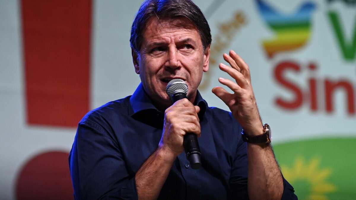 Immagine di Conte disfa il campo largo: "Non esiste più. Renzi è una bomba a orologeria"