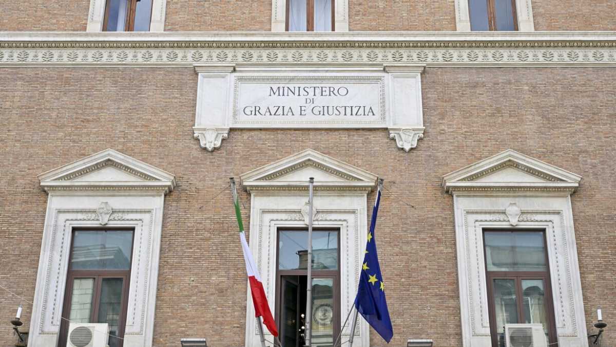 Immagine di Il ministero della Giustizia si ritrova meno digitale: il dg De Lisi si dimette