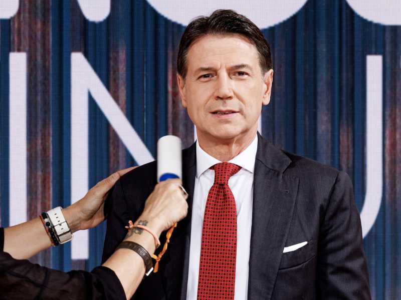 Proposta alla Germania: vi diamo un Conte in cambio di una capitana