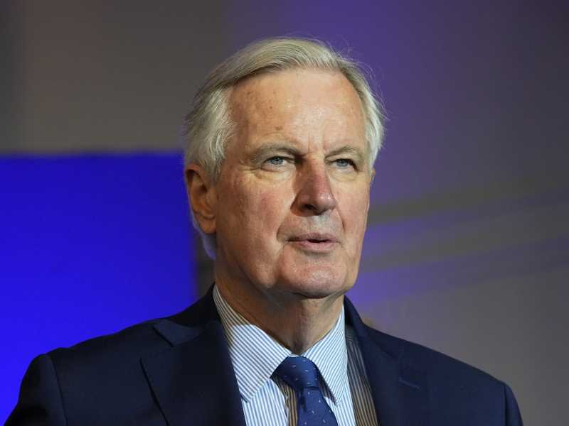 I compromessi di Barnier, che cerca alleati nelle estreme destra e sinistra