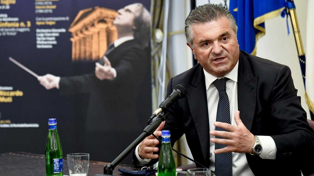 Immagine di Il presidente della provincia di Salerno Franco Alfieri è stato arrestato
