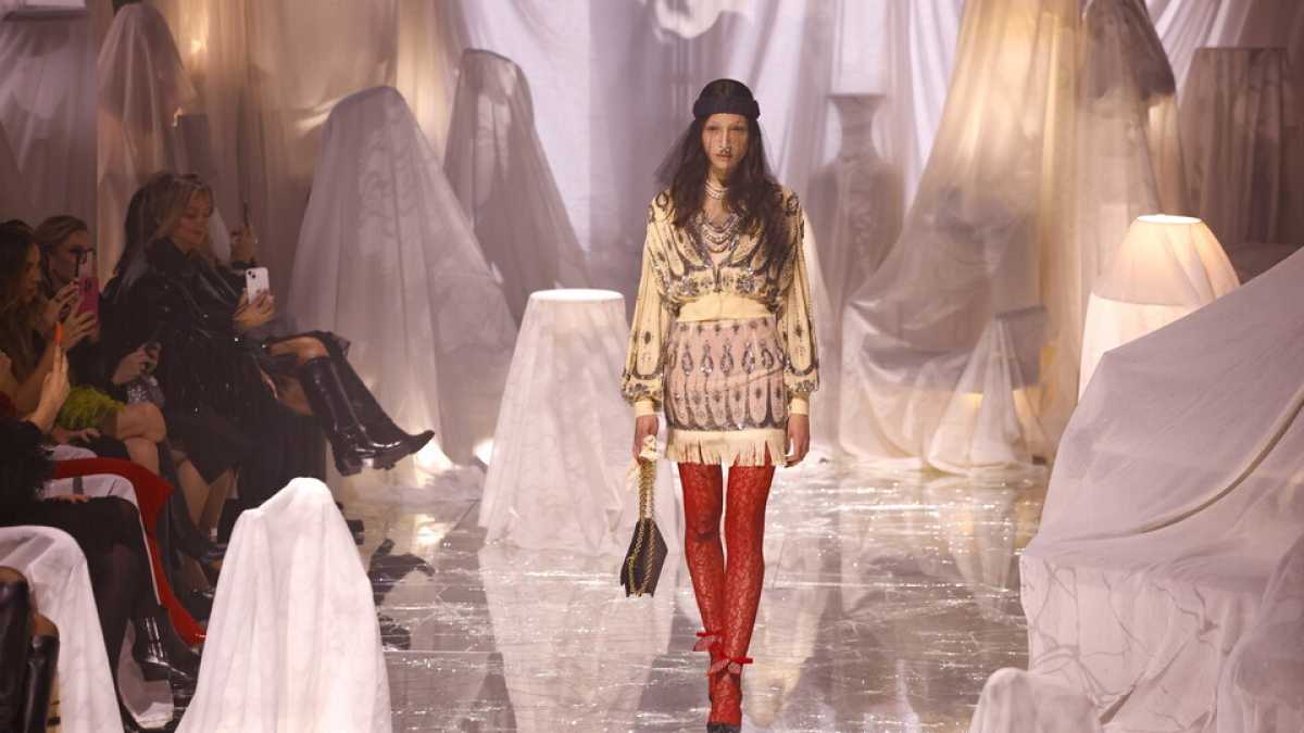 Immagine di La prima sfilata di Valentino made by Alessandro Michele, dove interpreta se stesso