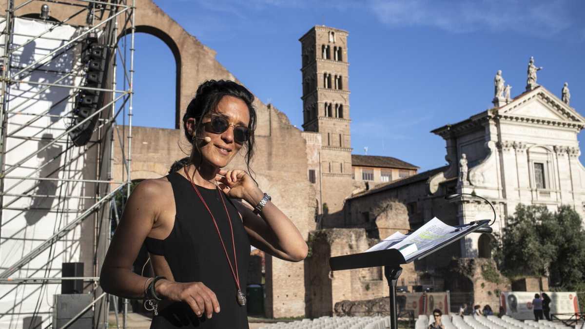 Immagine di Chiara Gamberale è tornata: quindici anni per sempre? Molto di più