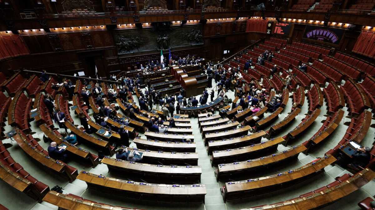 Immagine di Decretazioni d'urgenza e voto di fiducia: i danni del bicameralismo perfetto