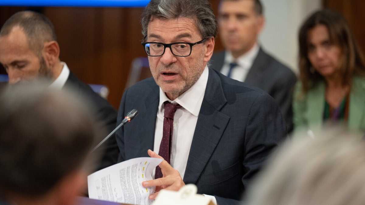 Immagine di Sugli extraprofitti Giorgetti "chiama" le imprese