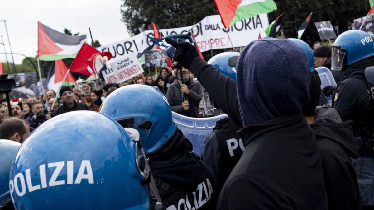 Immagine di Il no alla manifestazione e gli inni a Hamas: così si prepara il Viminale