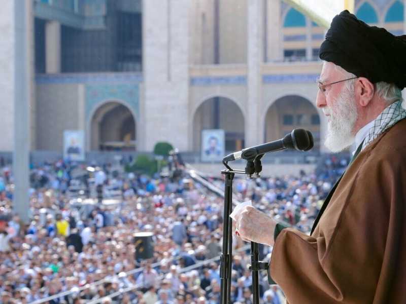 Khamenei commemora Nasrallah: "Se necessario colpiremo ancora. 7 ottobre atto legittimo"