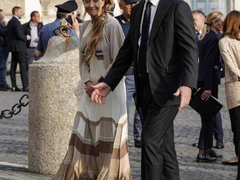 Arianna Meloni e Francesco Lollobrigida si evitano, FdI mormora disorientato: "Con chi stare?"