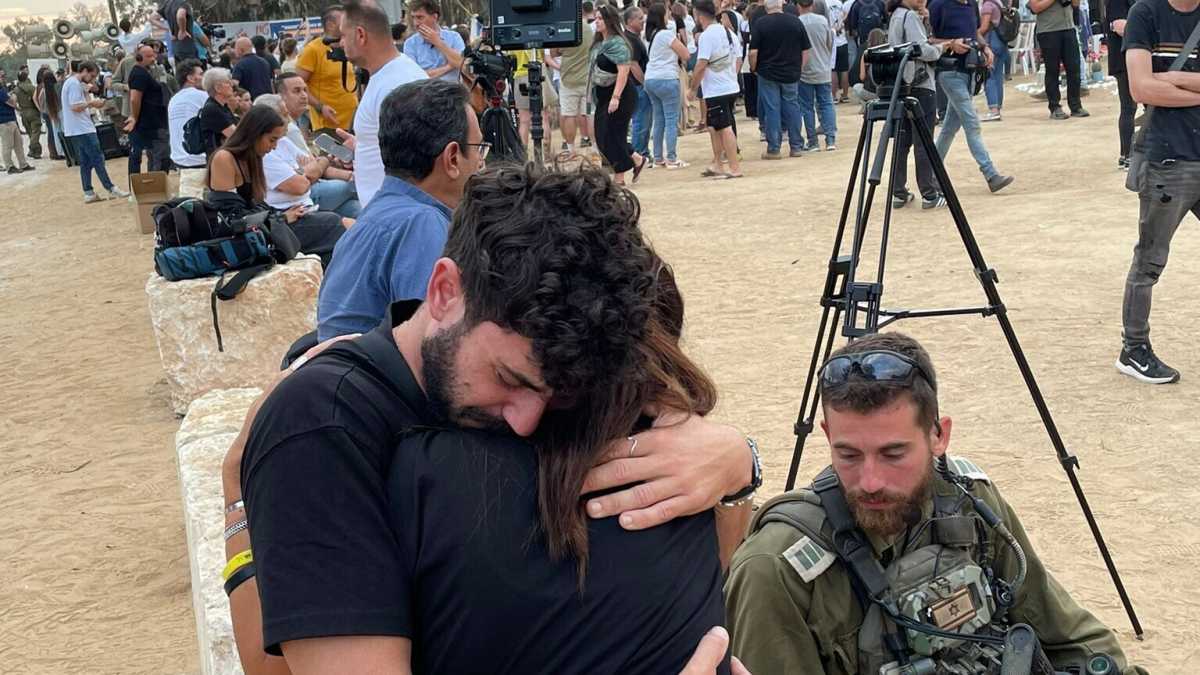 Immagine di Tra i parenti delle vittime del Supernova Festival, dove la memoria è fatta di rabbia