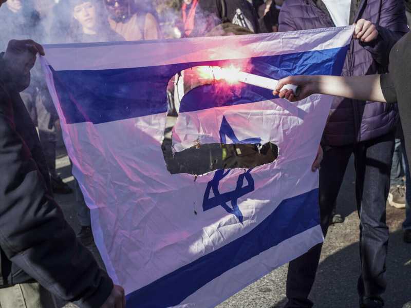 Perché un anno fa il “siamo tutti israeliani” è durato solo qualche ora