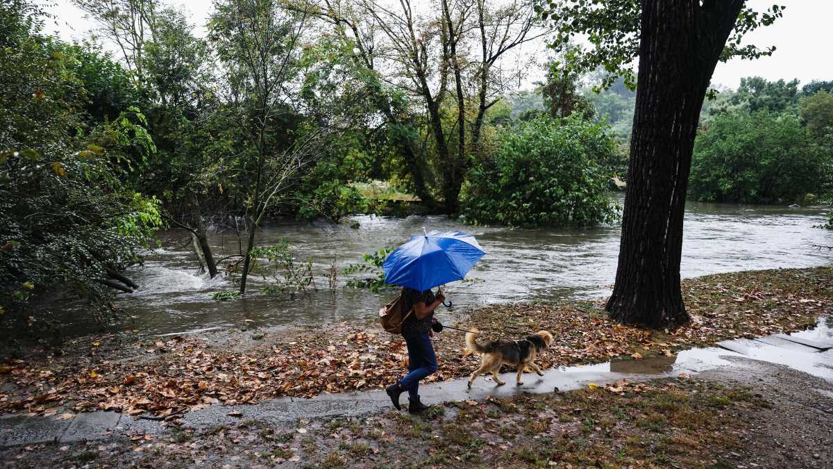 Immagine di Maltempo sul nord ovest dell'Italia. Allerta rossa in Liguria e Lombardia