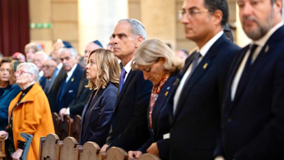 Immagine di 7 Ottobre, molta destra e poca sinistra. Calenda: "Il Pd si finge morto". Fini "Meloni qui grazie alle mie svolte"