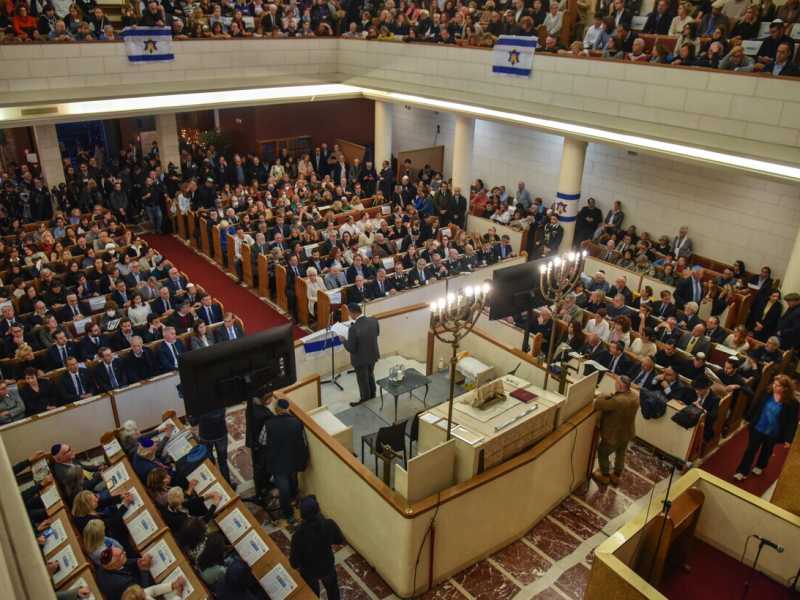 &nbsp;Le commemorazioni per il 7 ottobre alla Sinagoga di Milano - foto Ansa