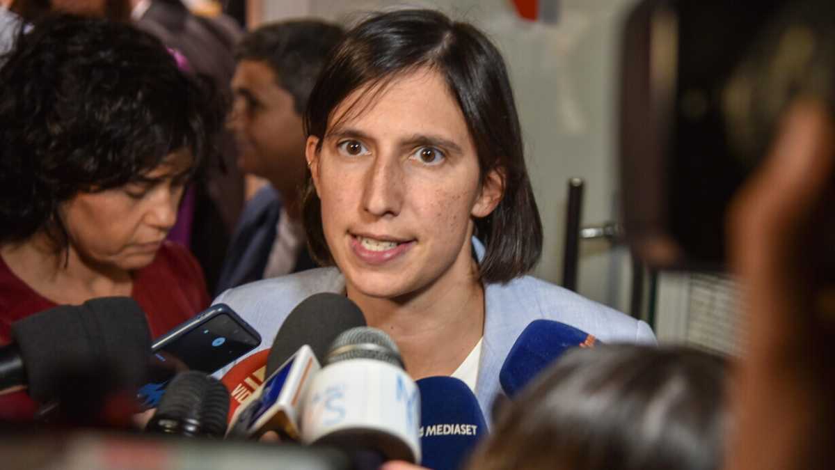 Immagine di Schlein prende le distanze da Todde, ma il blocco delle rinnovabili è la linea del Pd