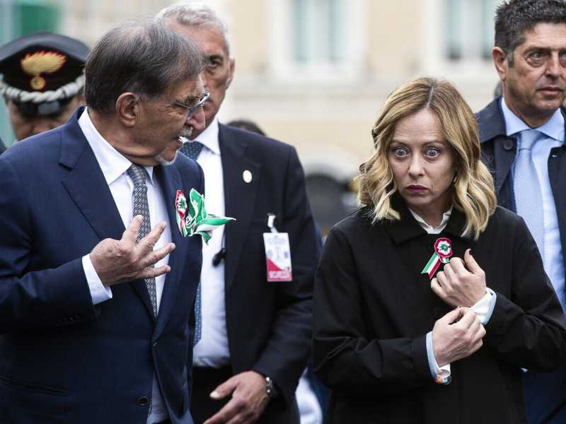 Spiati i conti correnti di Giorgia e Arianna Meloni e altri ministri. La premier: "Dossieraggio quotidiano"