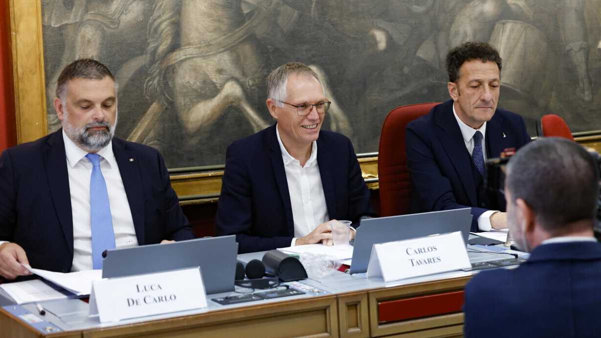 Immagine di Tavares sotto assedio e il fantasma della competitività in Italia