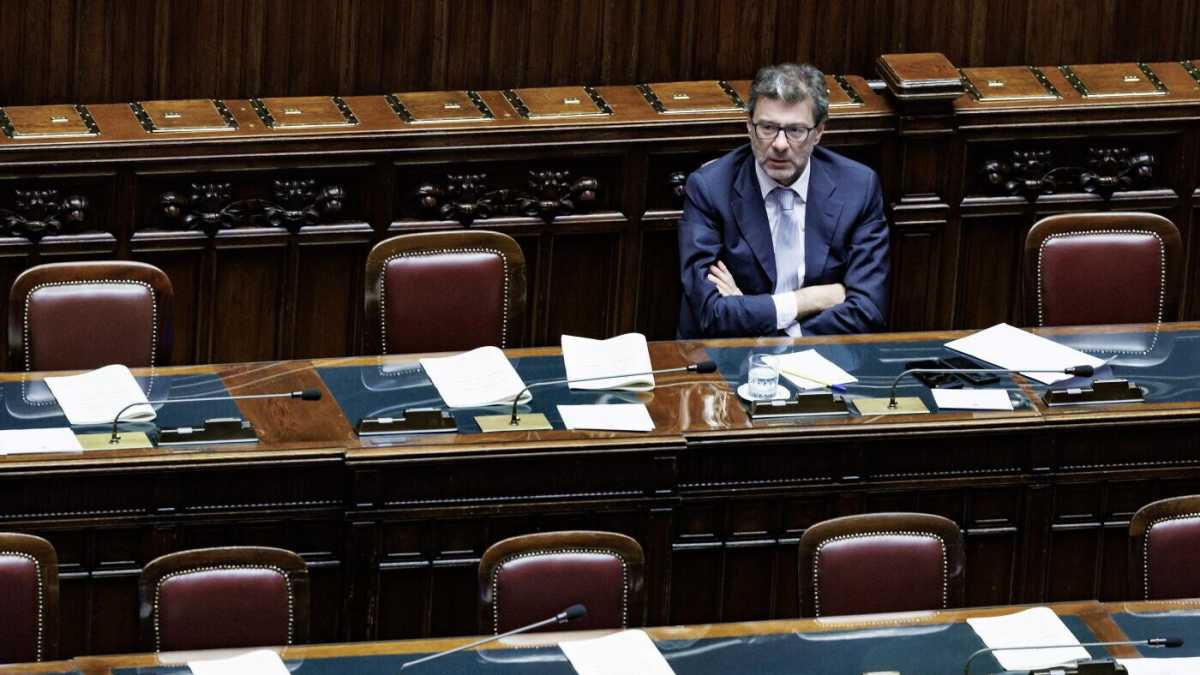 Immagine di Ragioni minime per difendere Giorgetti dagli ipocriti del mattone