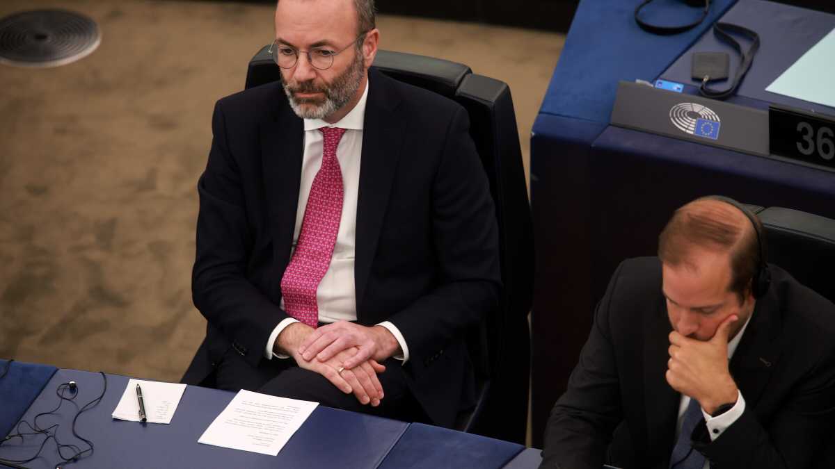 Immagine di Sulle audizioni dei commissari il Ppe sfida i socialisti. Fitto tira un sospiro di sollievo