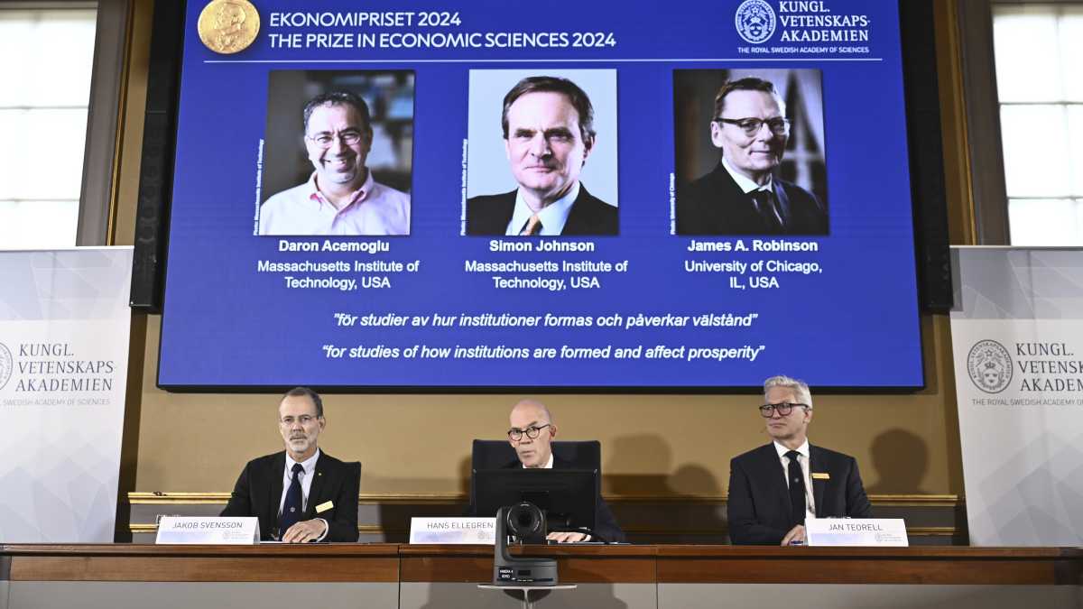 Immagine di Perché le nazioni crescono o falliscono. Un Nobel sulle istituzioni