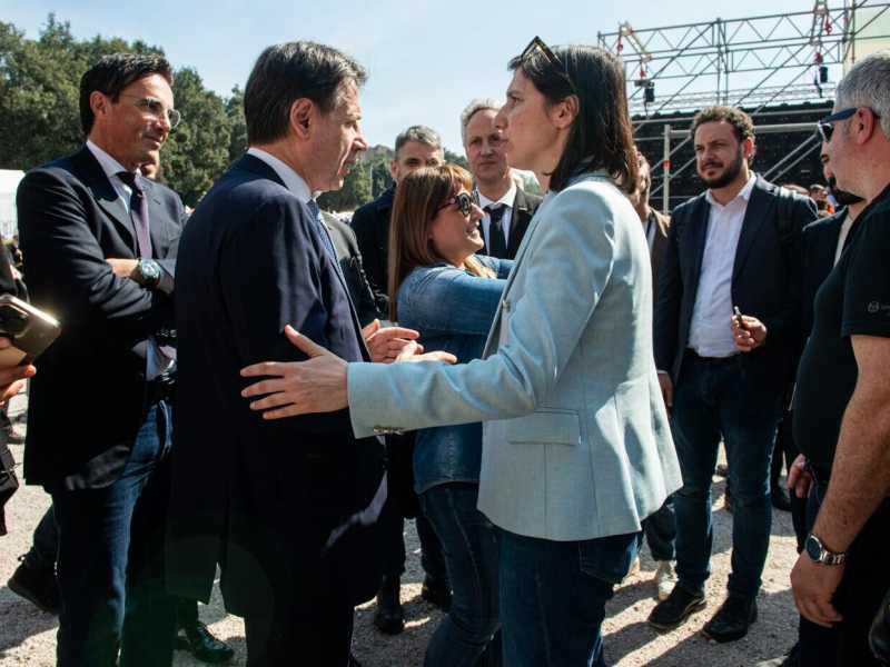 Giuseppe Conte con Elly Schlein (foto LaPresse)