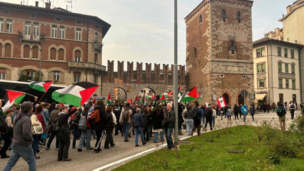 Immagine di Se Piazza della Repubblica a Udine è diventata Eurabia