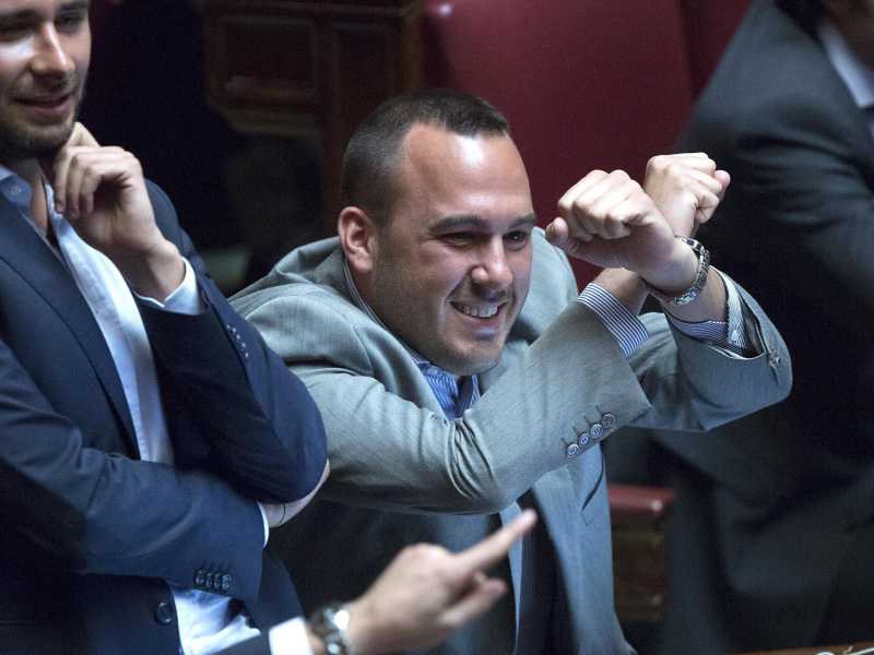 Il M5s scopre i danni del circo mediatico-giudiziario (su cui ha campato)