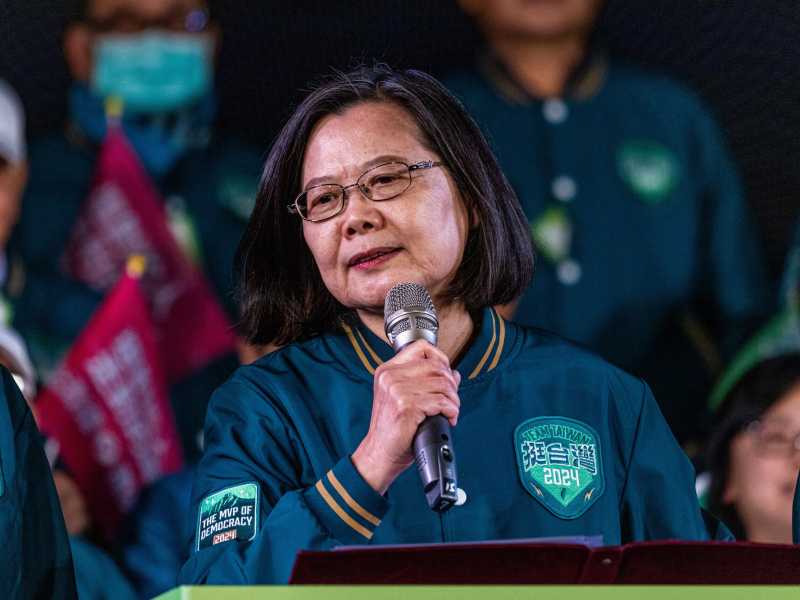 Tsai Ing-wen in un<span style="color: rgb(8, 8, 8); font-family: Lato, sans-serif; font-size: 14px;"> comizio elettorale l'11 gennaio 2024 a Taipei</span> (Getty Images) <br />