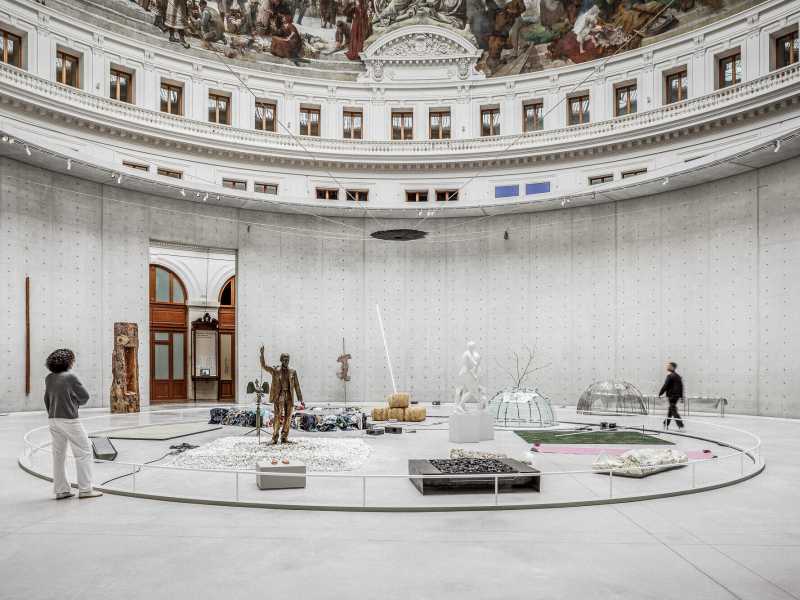 Arte (non più) Povera. Una mostra a Parigi svela un rischio: che il narcisismo oscuri una corrente artistica