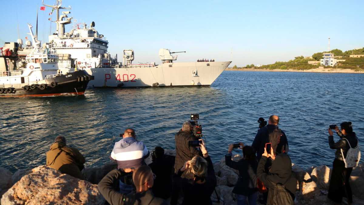 Immagine di L'azione, così umana, di mettersi nei panni altrui davanti ai migranti in Albania