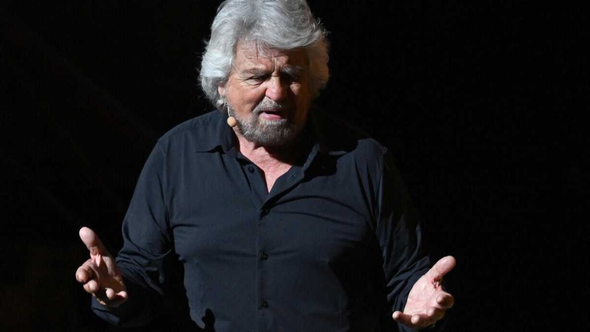 Immagine di Grillo sogna il ritorno in tv e teme la mannaia di Conte. Ecco perché non gli interessa di Orlando in Liguria