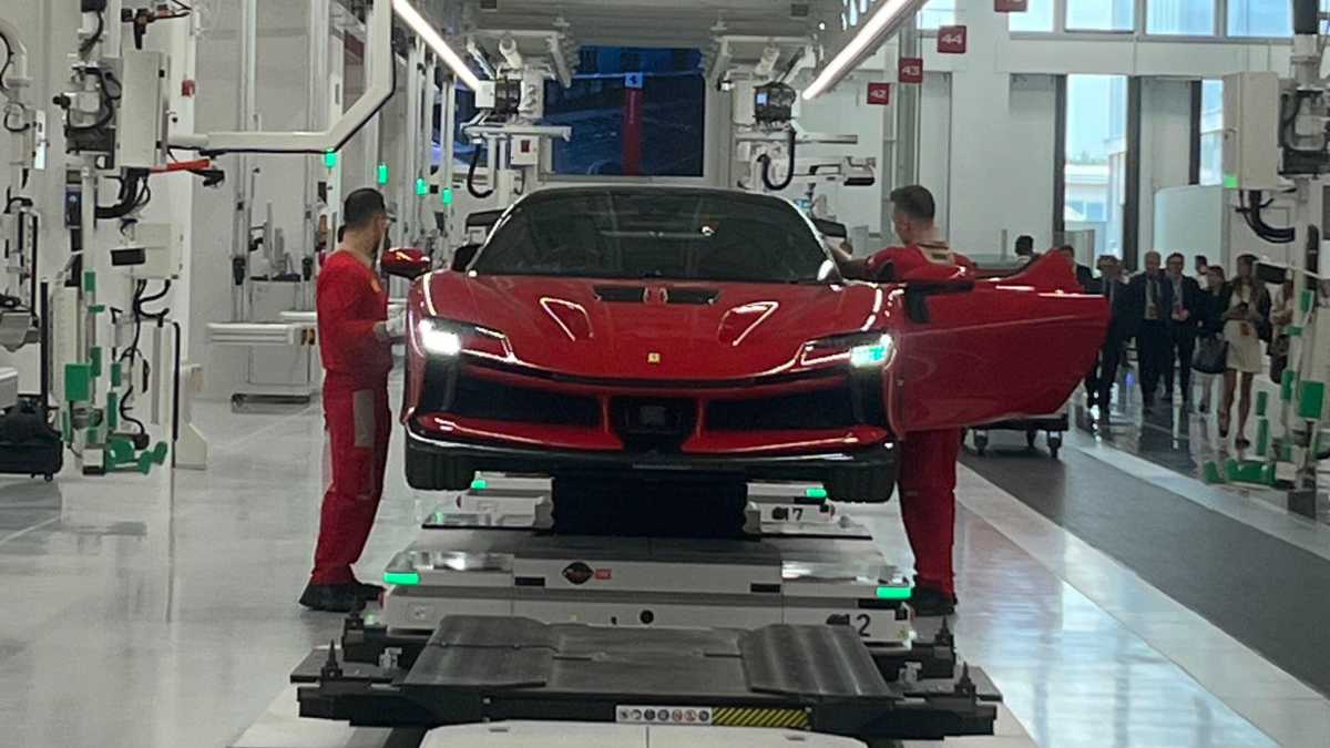 Immagine di Posticipare il divieto di vendita delle auto a motore termico ha anche svantaggi per l’Europa