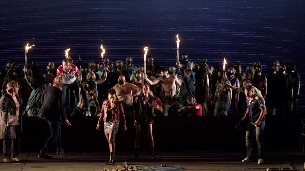 Immagine di Due perle musicali: “Peter Grimes” a Roma e il doppio “Giro di vite” a Genova. Da non perdere