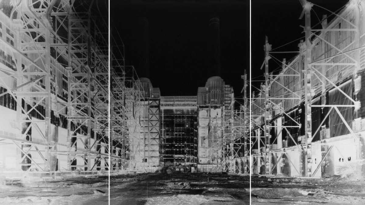 Immagine di Vera Lutter che trasformò un monolocale in macchina fotografica. “Spectacular” a Bologna