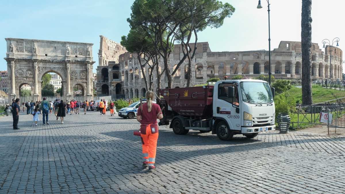 Immagine di “Fantasmi a Roma”, il grandissimo memoir di Eric Salerno