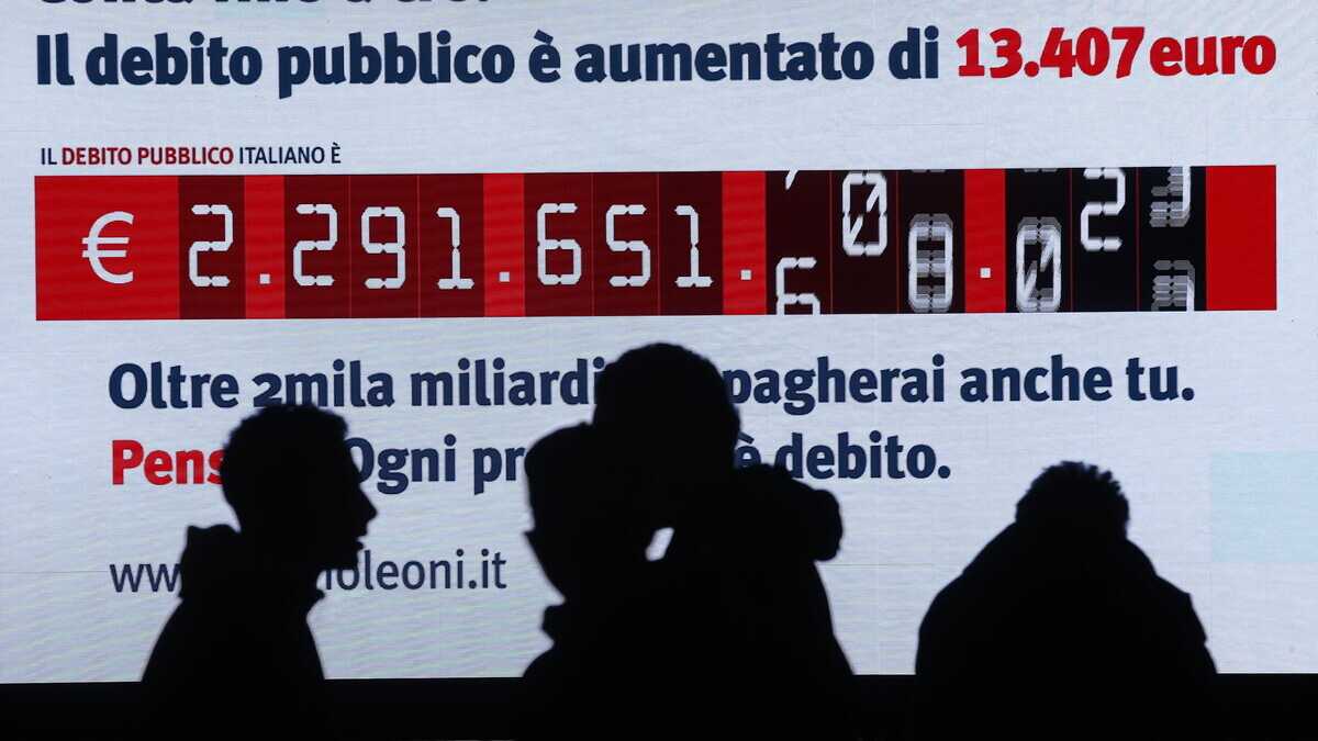 Immagine di Italia ultima tra i Pigs: debito più alto d'Europa nel 2028