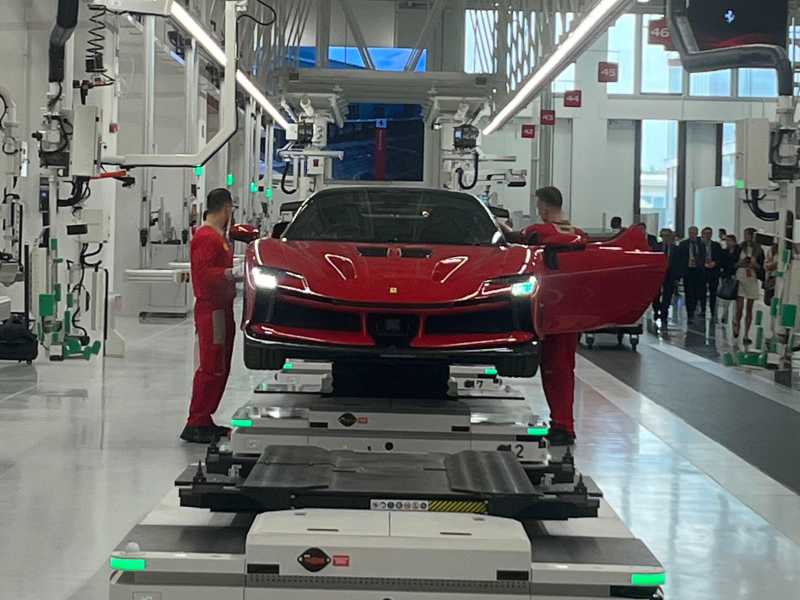 Posticipare il divieto di vendita delle auto a motore termico ha anche svantaggi per l’Europa