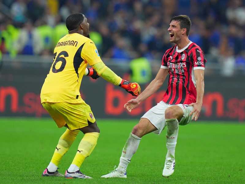 L'esultanza di Matteo Gabbia con Mike Maignan dopo la vittoria nel derby (foto LaPresse)<div>&nbsp;</div>