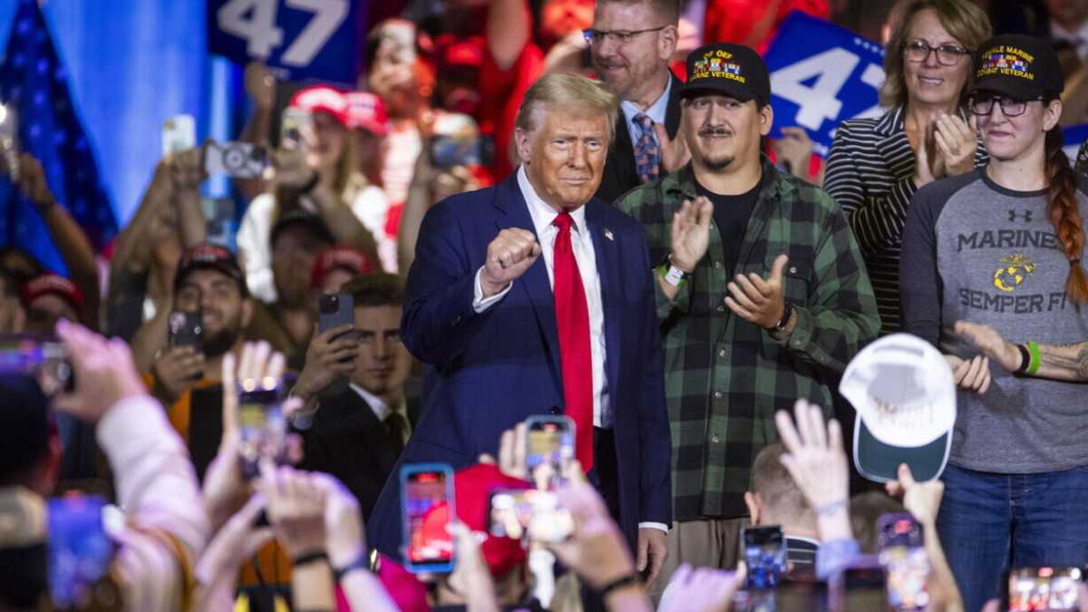 Immagine di Spari a parte, Trump è invulnerabile: nulla turba il suo elettorato