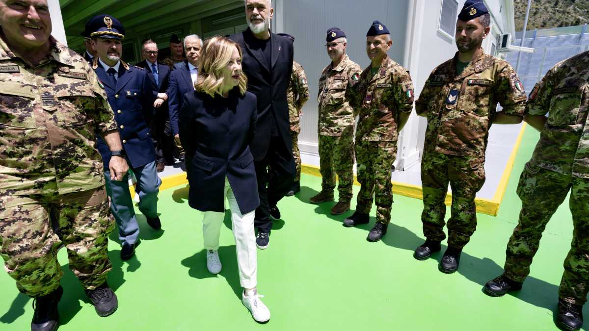 Immagine di Il modello albanese si capisce poco, il modello Meloni invece sì: il lepenismo non c’entra nulla
