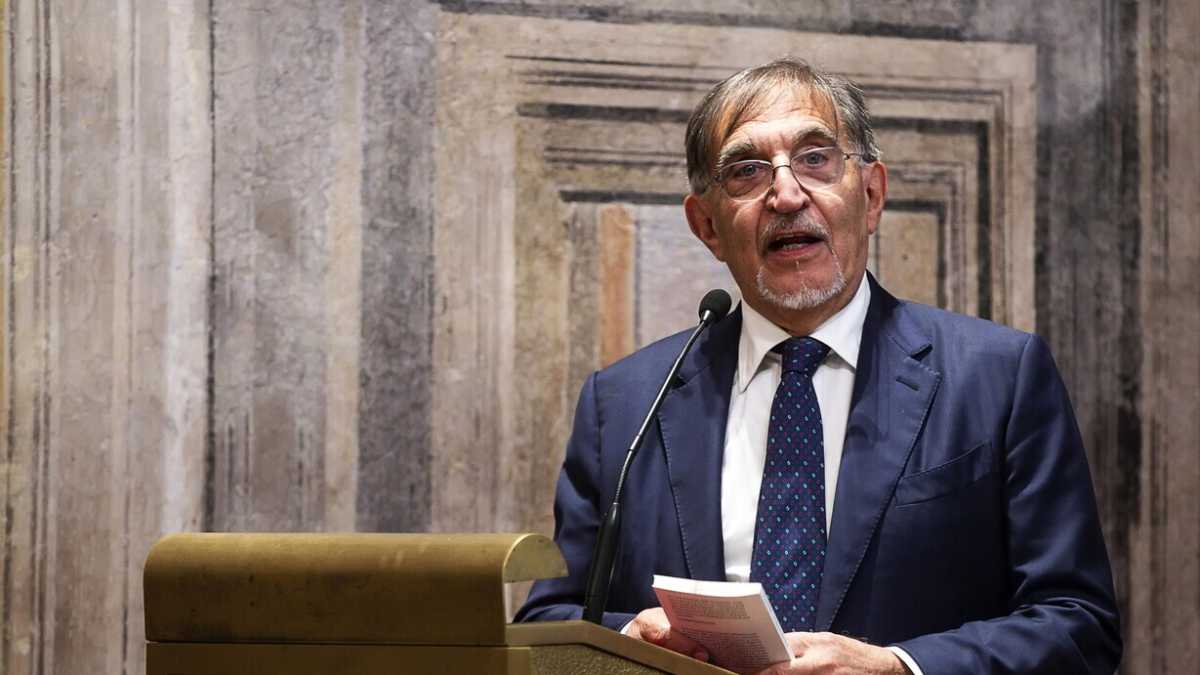 Immagine di La Russa: “Cani in Senato? I parlamentari si occuperanno dei bisognini”