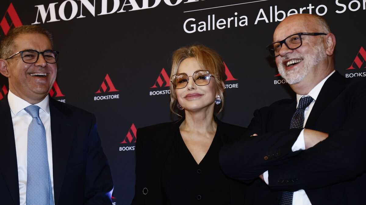 Immagine di Marina Berlusconi nella tonnara di Roma. Tifa Harris, difende Meloni, ma la sua voce resta un mistero