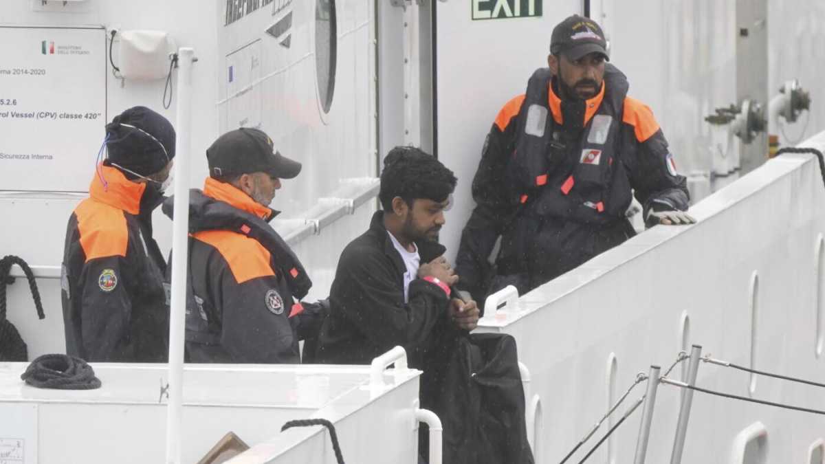 Immagine di Sui migranti non c’è una terza via fra il modello Meloni e quello Saviano-Cei