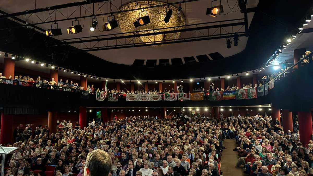Immagine di Schlein e Conte chiudono la campagna in Liguria, il primo a non crederci più è Orlando