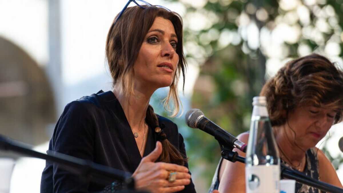 Immagine di Il giro del mondo con Elif Shafak, che trova i fiumi in cielo attraverso le storie