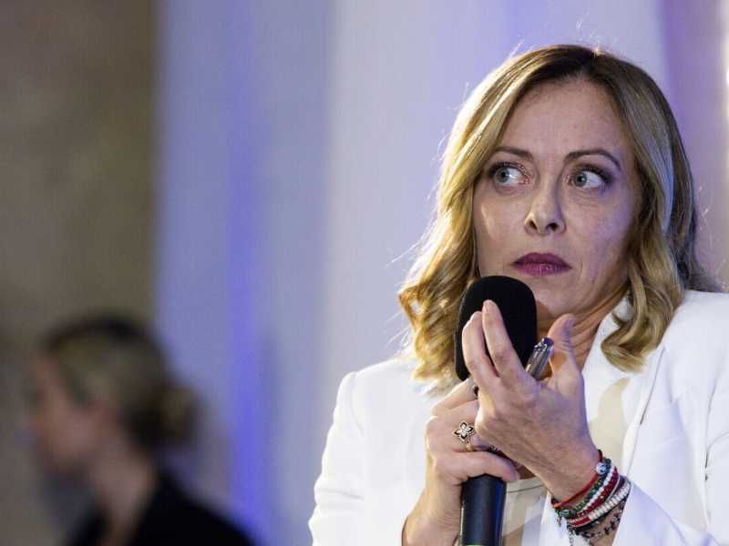 Meloni a due velocità. Cosa rischia il governo con il passo del gambero